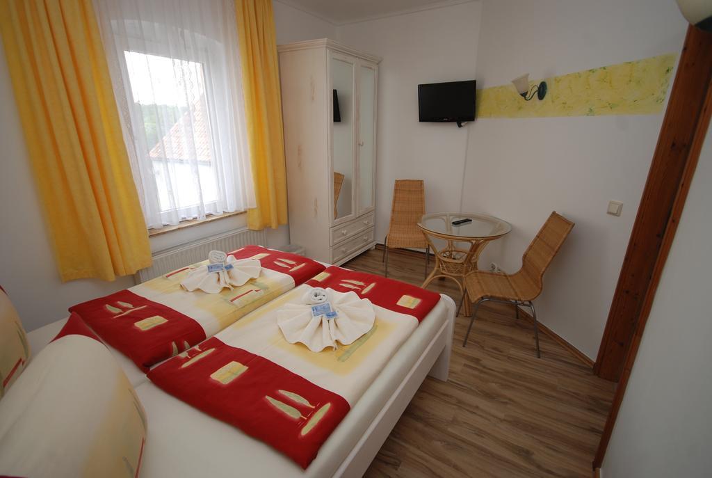 Landpension Bielatal - Raum Δωμάτιο φωτογραφία